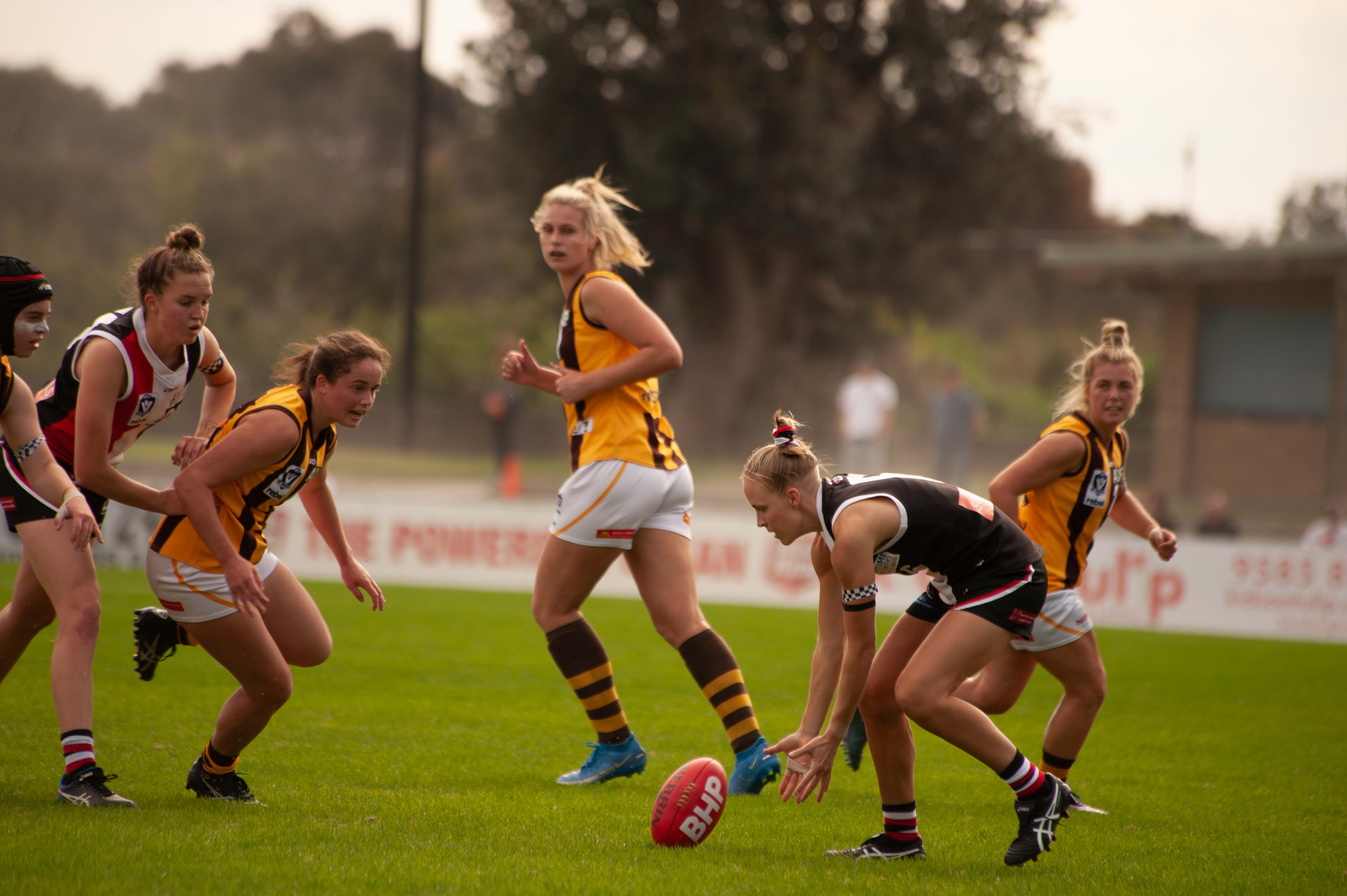 Georgia McLean re-signs for 2022