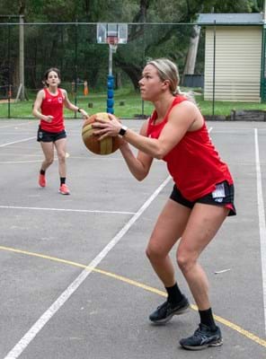 Hannah Dyson signs on for 2022